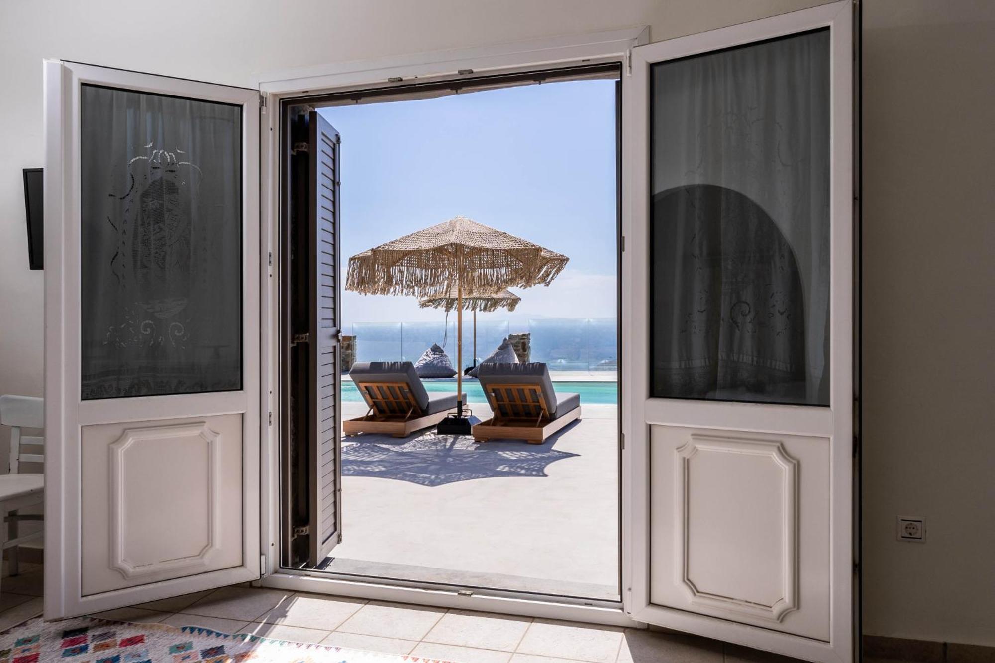 Makani Suites Ano Mera Exterior photo